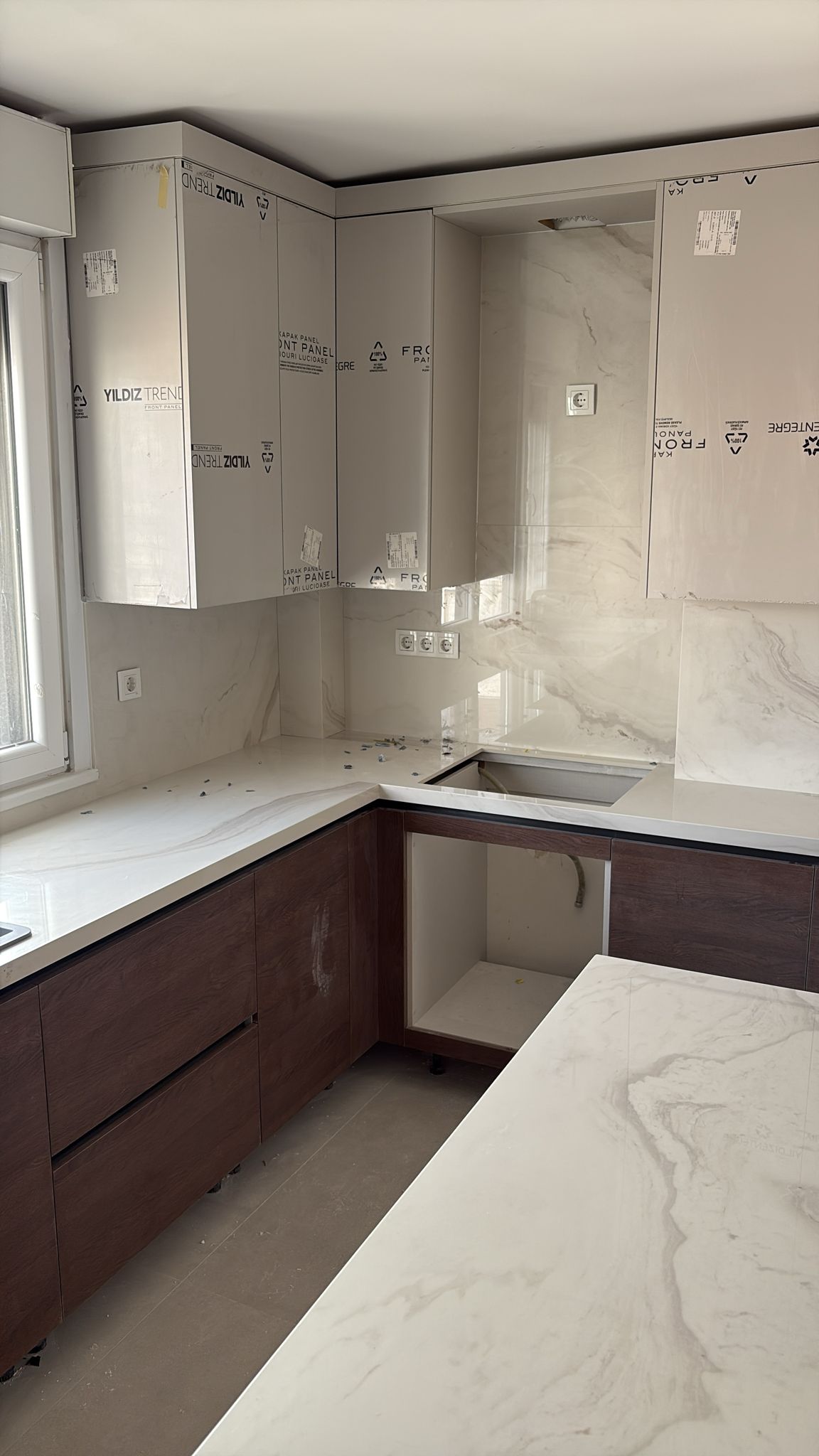 Beyaz porselen mutfak dönüşümü